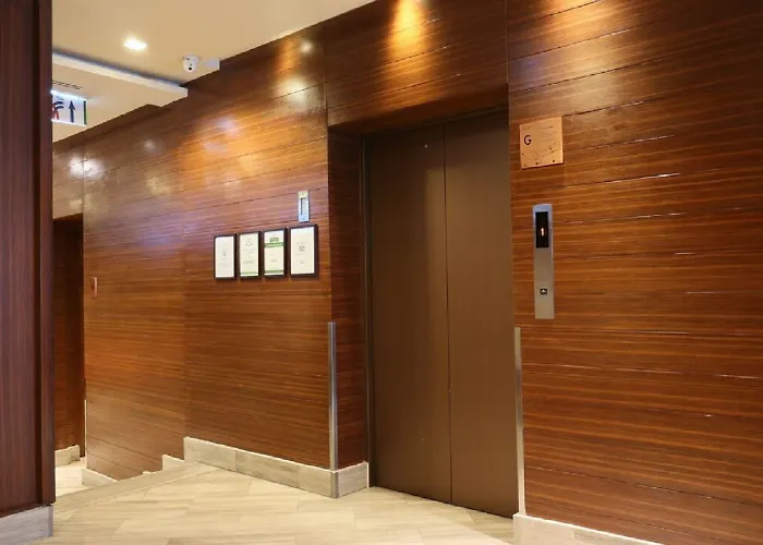 Aspira On 8 Sukhumvit Bts Nana Hotel