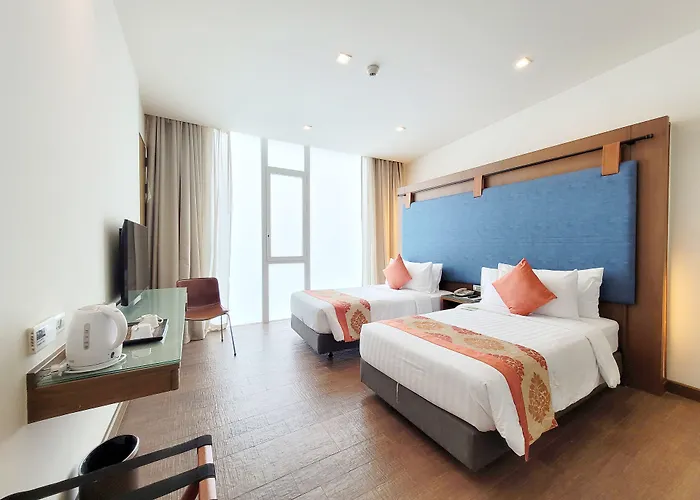 Aspira On 8 Sukhumvit Bts Nana Hotel 3*