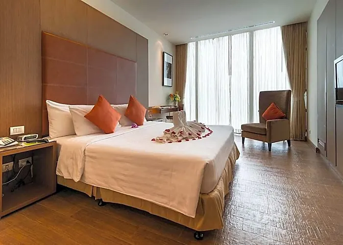 Aspira On 8 Sukhumvit Bts Nana 3*
