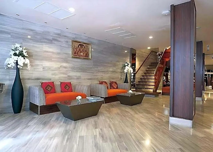 Aspira On 8 Sukhumvit Bts Nana Hotel 3*