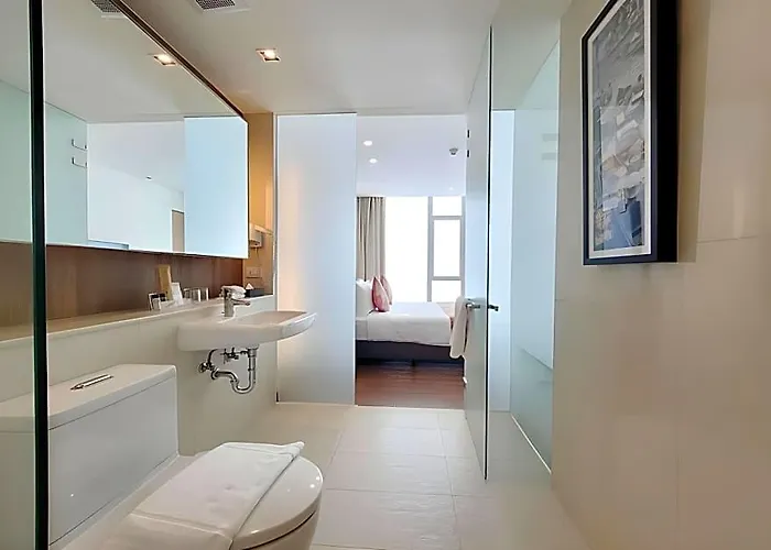 Aspira On 8 Sukhumvit Bts Nana Hotel 3*