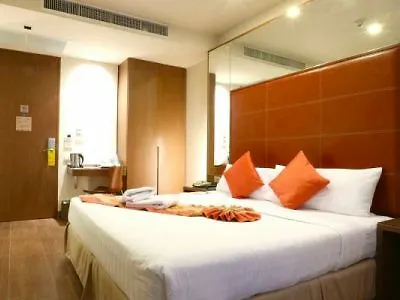Aspira On 8 Sukhumvit Bts Nana Hotel 3*
